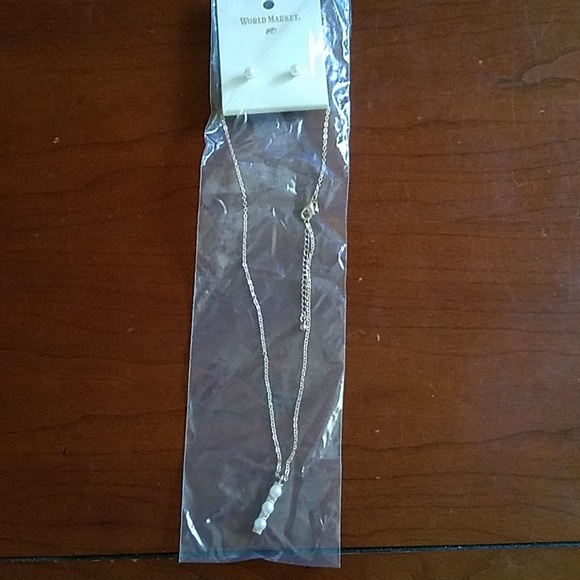 Pearl Earring and Necklace Set - Picture 3 of 3